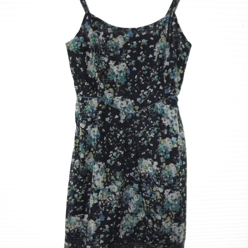 🎈 3 for $10. Aeropostale flowered Dress size M, but fits like a S